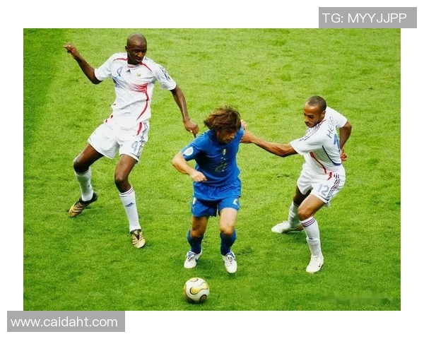 12号足球明星的传奇故事与辉煌成就揭秘