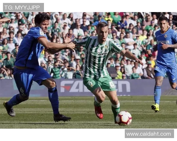 2018年全球足球明星排行榜前十名球员精彩表现与成就回顾